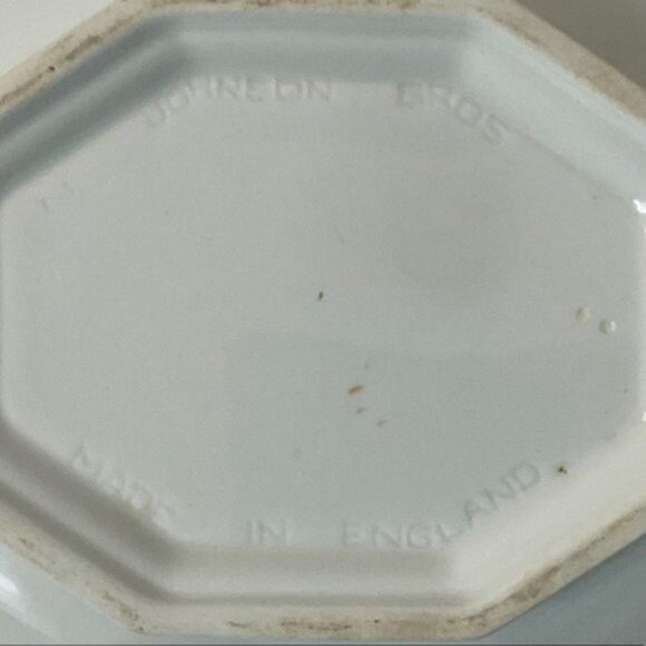 Heritage Posy By Johnson Brothers Covered Vegetable Dish With Handles England - Picture 13 of 14